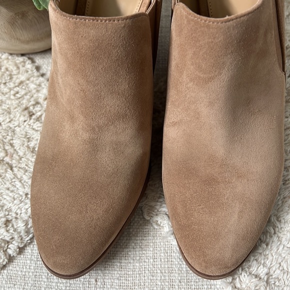 🍁NWOT Michael Kors Braden Cashew Suede Mule Sz 10 - Picture 8 of 9